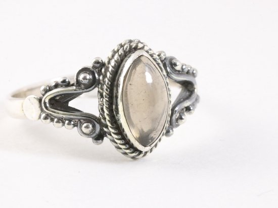 Bague en argent finement travaillée avec quartz fumé – taille 18