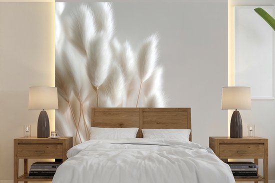 Behang – Fotobehang Pluimen – Beige – Minimalistisch – Breedte 240 cm x hoogte 240 cm