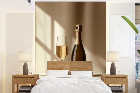 Behang – Fotobehang Champagne – Beige – Schaduw – Bubbels – Breedte 190 cm x hoogte 260 cm