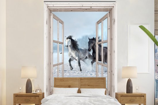Behang – Fotobehang Doorkijk – Paarden – Winter – Dieren – Natuur – Wit – Breedte 160 cm x hoogte 240 cm