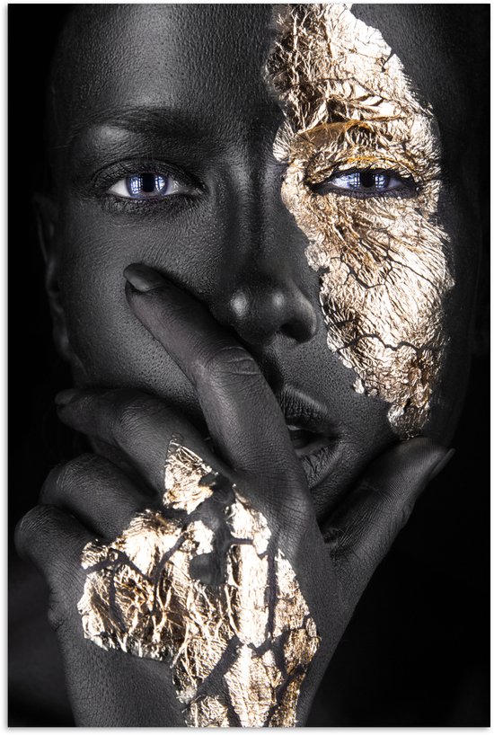 Femme avec des détails dorés sur le visage et la main 120×180 cm XXL / Groot format!