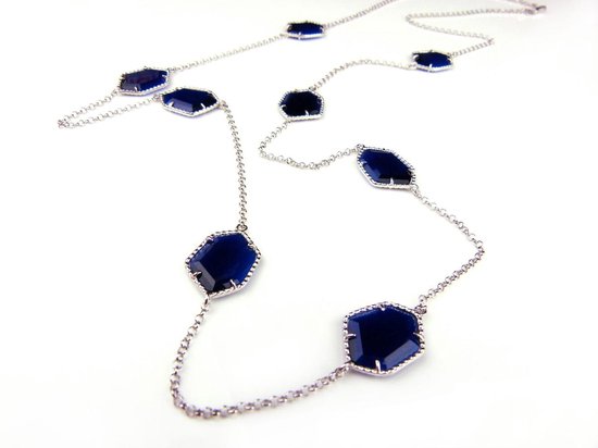 Collier collier en argent Modèle Hexagone serti de pierres bleu foncé