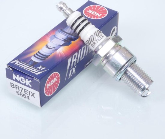 Bougie d&rsquo;allumage NGK pour Moto Yamaha 100 AG 2001 à 2009 Neuf