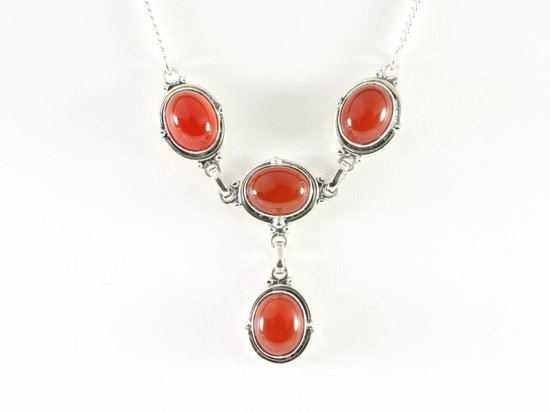 Collier en argent orné de cornaline