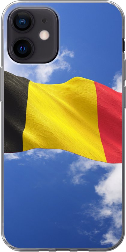 Coque iPhone 12 – Le drapeau België flotte dans le ciel – Siliconen