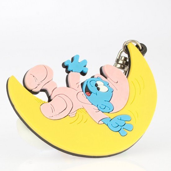 Bébé Schtroumpf sur la Lune – Porte-clés en caoutchouc souple Schleich – 8 cm